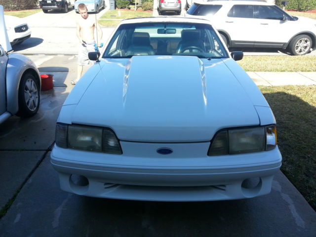 1987 WHITE Ford Mustang Hatch Back