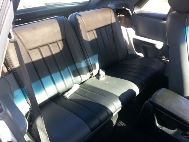 1987 WHITE Ford Mustang Hatch Back