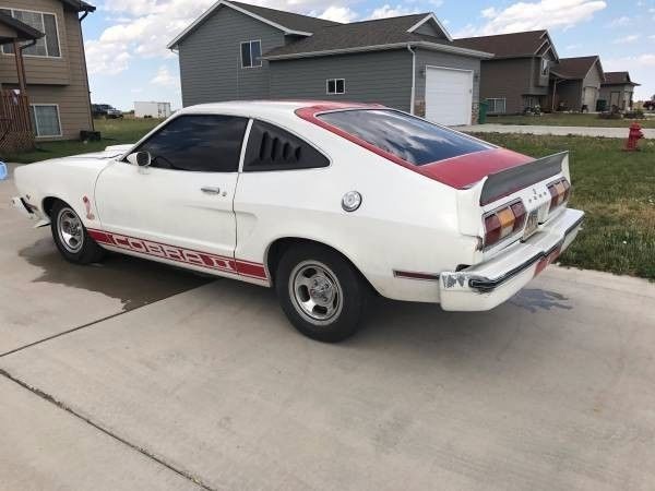 1977 Ford Mustang