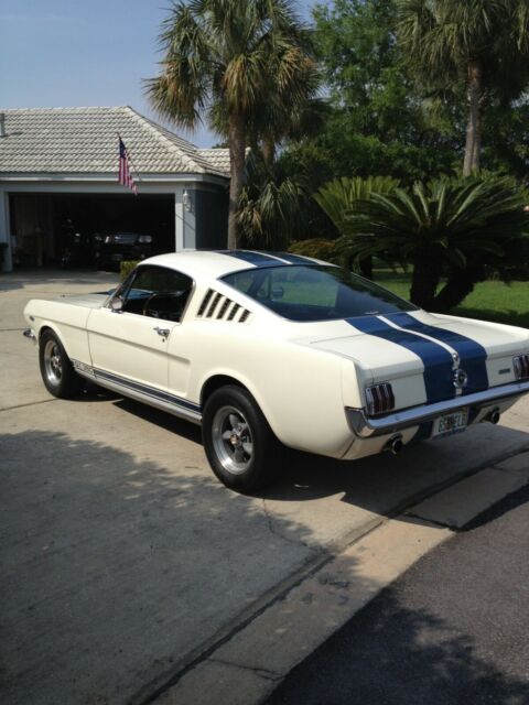 1965 Wimbledon White/Lemans Blue Ford Mustang 2-Door Hardtop
