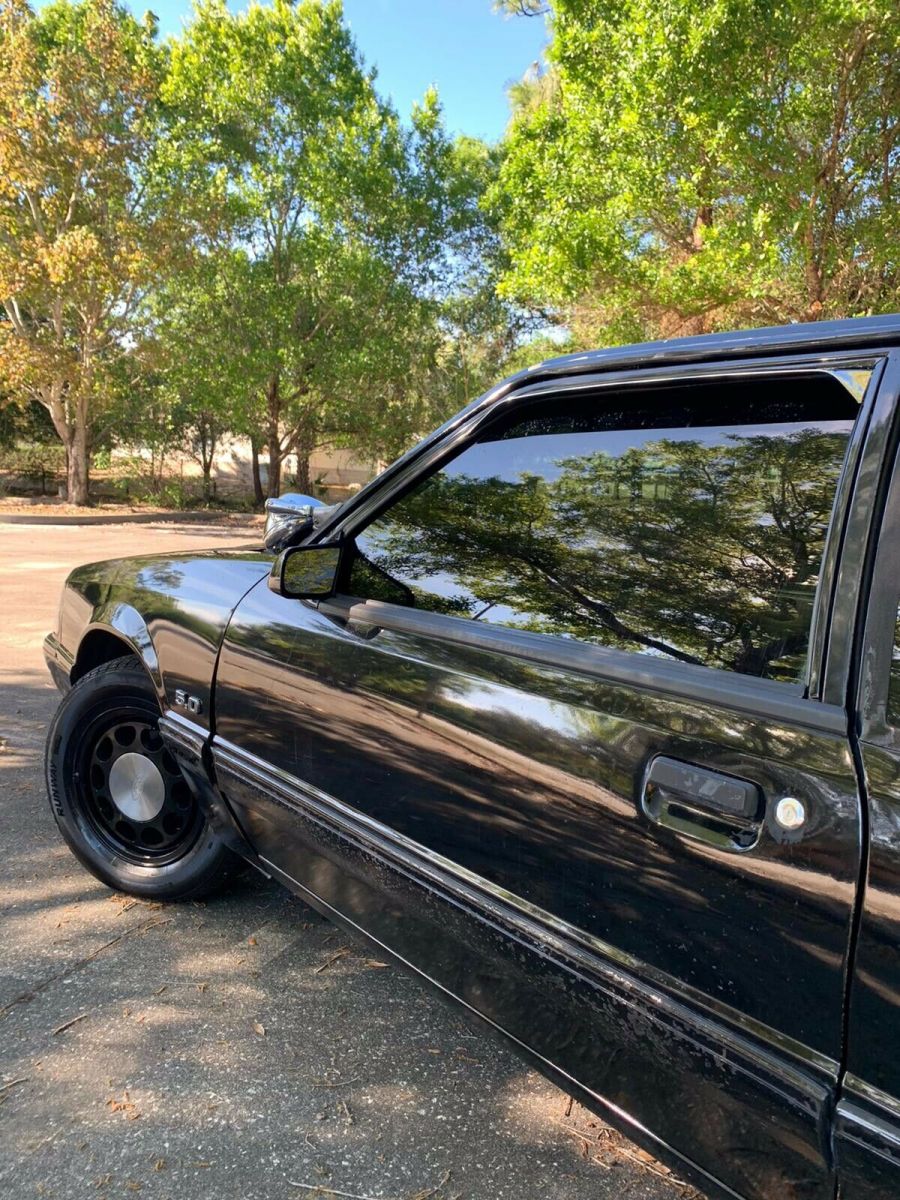 1988 Ford Mustang Sedan