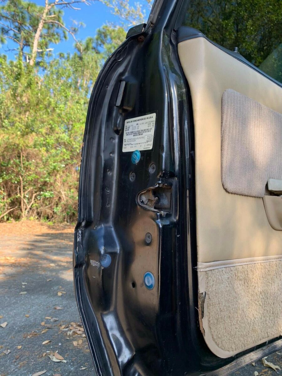 1988 Ford Mustang Sedan