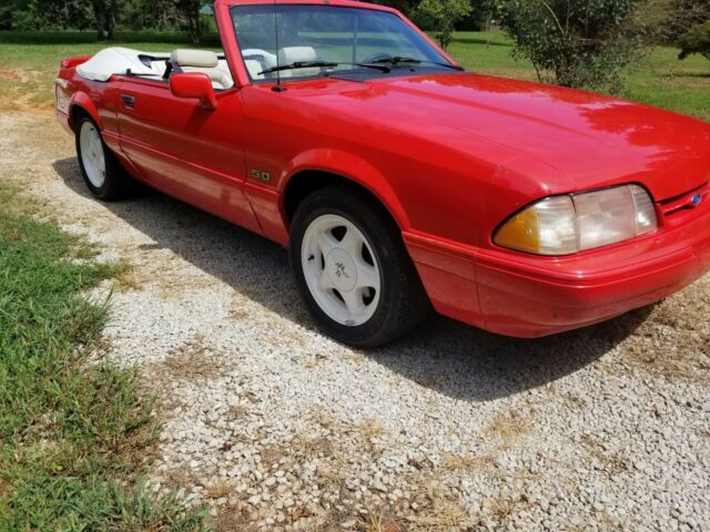 1992 Ford Mustang