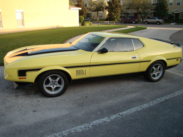 1971 Yellow Ford Mustang