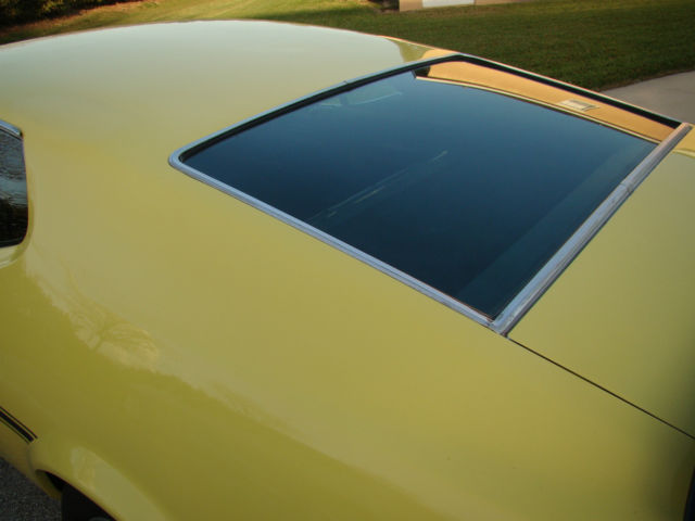 1971 Yellow Ford Mustang