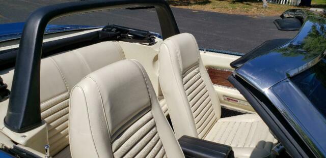 1970 Blue Ford Mustang