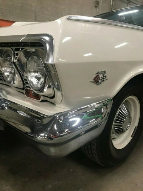 1963 White Chevrolet Impala Coupe