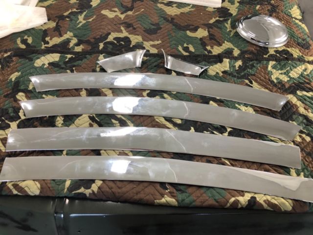 1960 yellow/white Nash Metropolitan Convertible