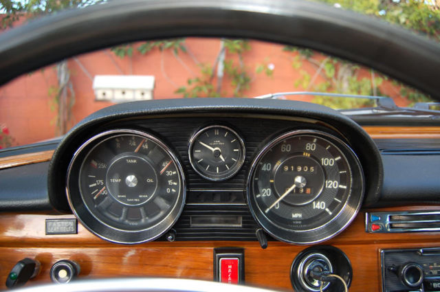 1972 Silver Mercedes-Benz 200-Series