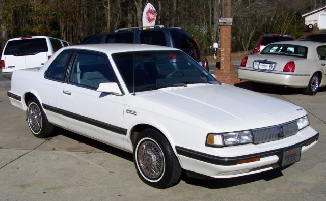 1989 White Oldsmobile Cutlass Coupe
