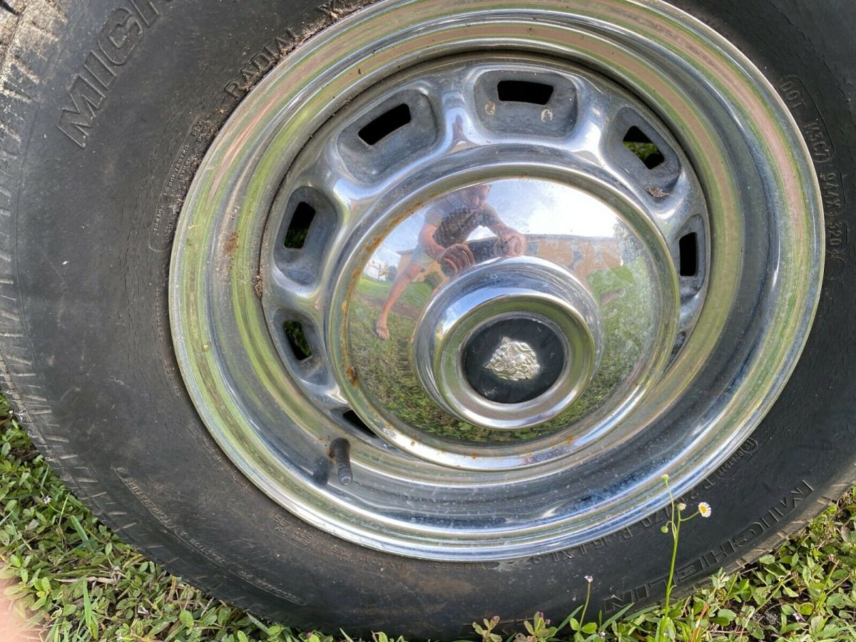 1974 Burgundy Jaguar XJ6 Sedan