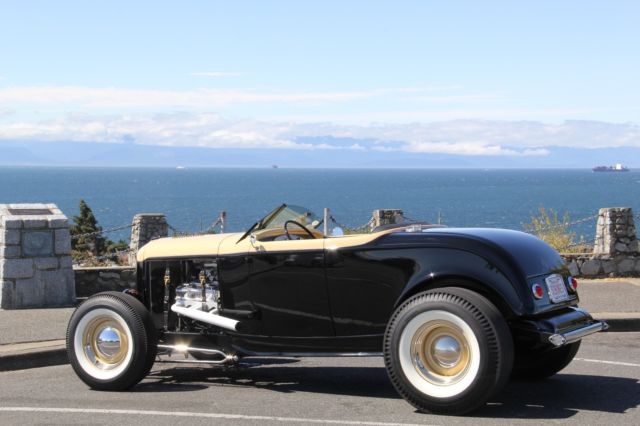 1932 Black/Tan Ford Roadster Coupe