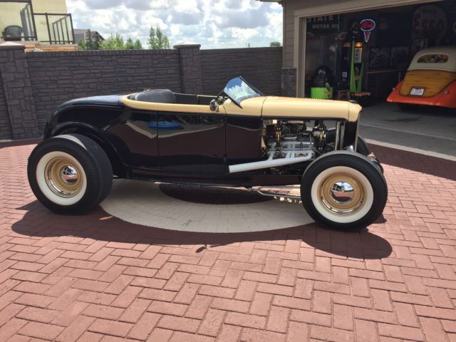 1932 Black/Tan Ford Roadster Coupe