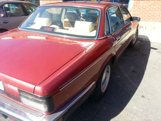 1989 Burgundy Jaguar XJ6