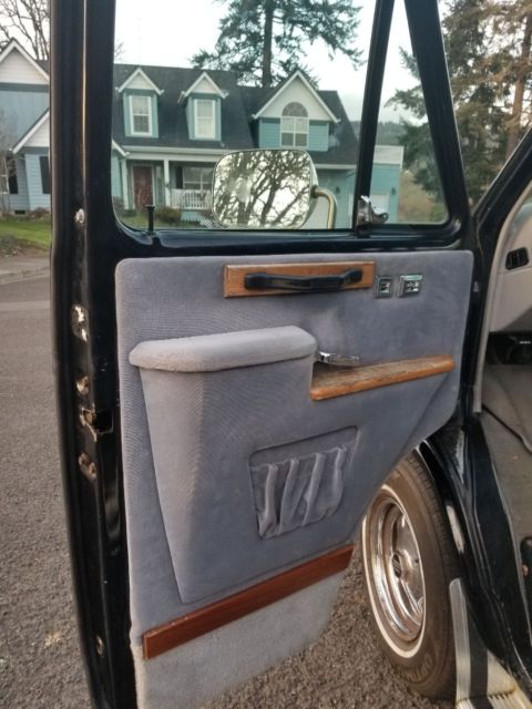 1993 Black Chevrolet G20 Van Standard Passenger Van