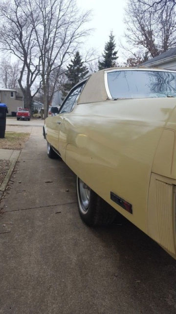 1977 Yellow Chrysler New Yorker Coupe