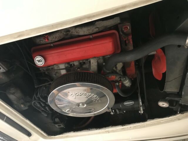 1958 White Chevrolet Corvette Convertible