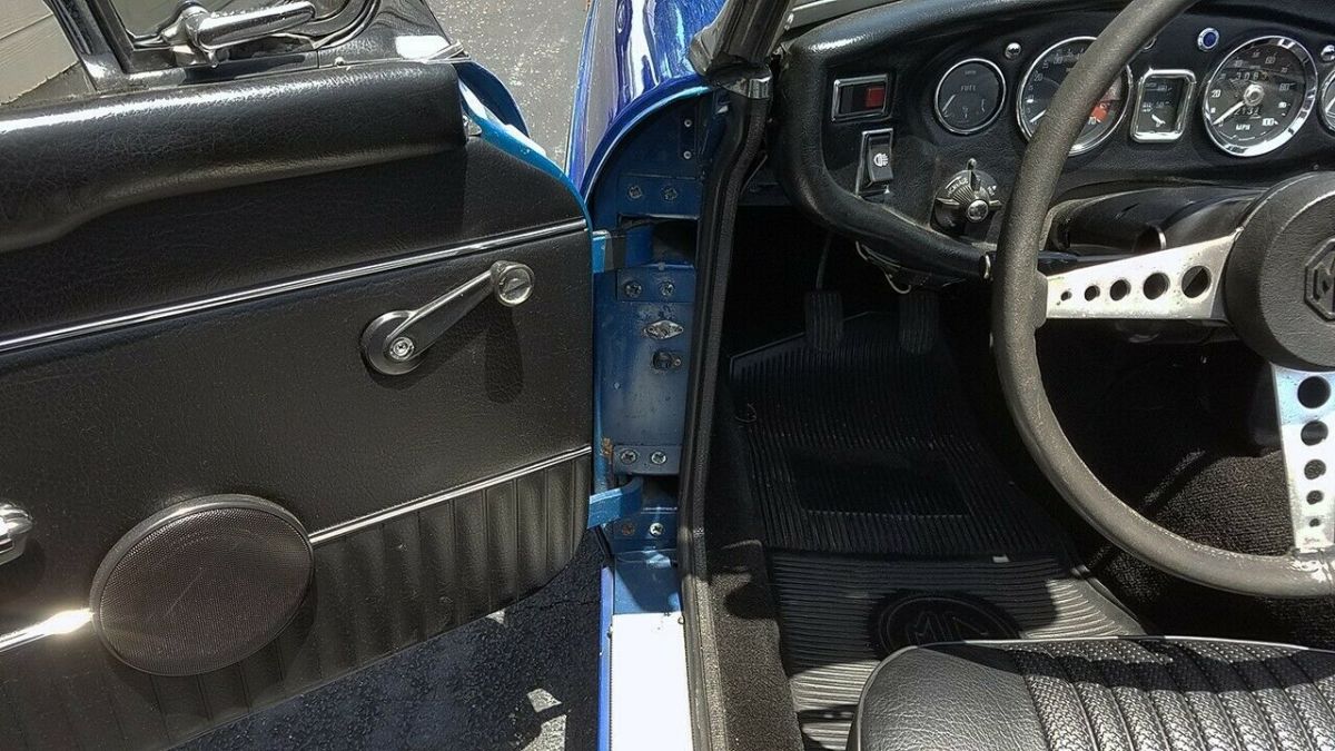 1971 Blue MG MGB Convertible