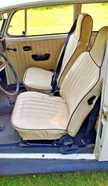 1971 Pearl White Volkswagen Beetle - Classic Coupe