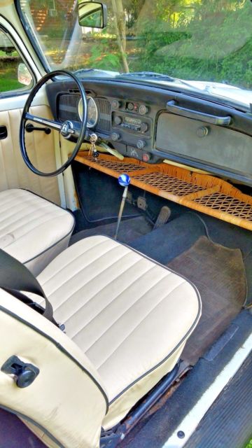 1971 Pearl White Volkswagen Beetle - Classic Coupe