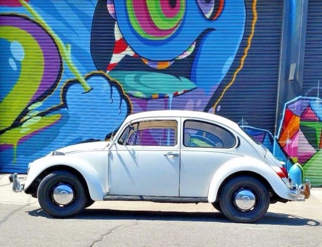 1971 Pearl White Volkswagen Beetle - Classic Coupe
