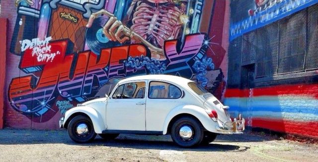 1971 Pearl White Volkswagen Beetle - Classic Coupe