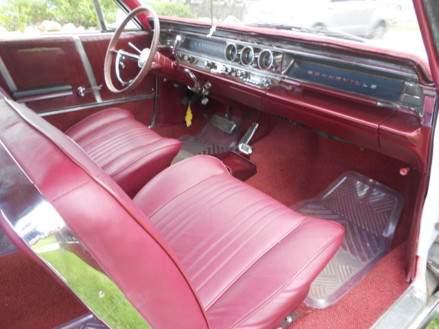 1963 White Pontiac Bonneville Coupe