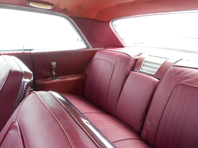 1963 White Pontiac Bonneville Coupe