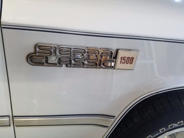 1987 White GMC Sierra 1500 Standard Cab Pickup