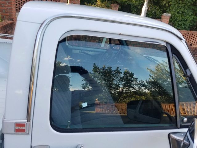 1987 White GMC Sierra 1500 Standard Cab Pickup