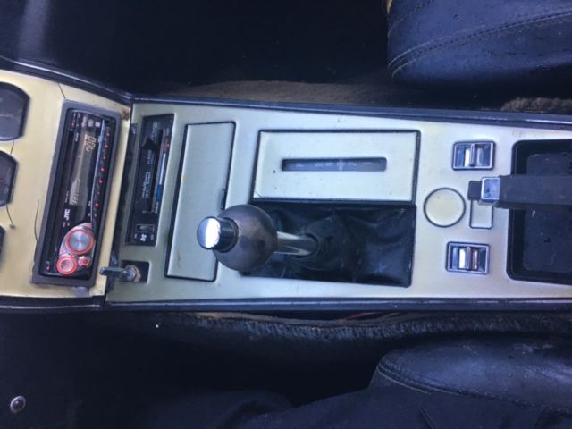 1981 White Chevrolet Corvette Coupe