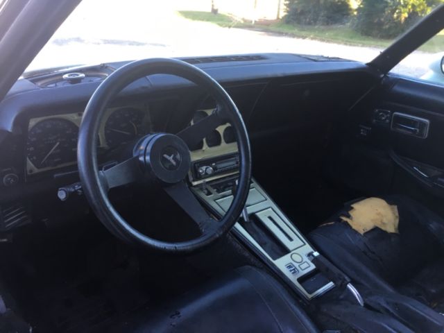 1981 White Chevrolet Corvette Coupe