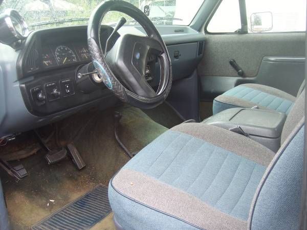 1989 White Ford Bronco SUV