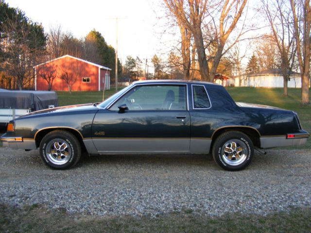 1987 Blue Oldsmobile 442 Coupe