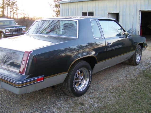 1987 Blue Oldsmobile 442 Coupe