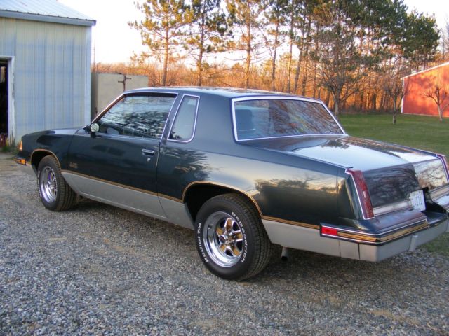 1987 Blue Oldsmobile 442 Coupe