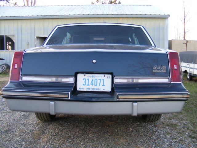 1987 Blue Oldsmobile 442 Coupe