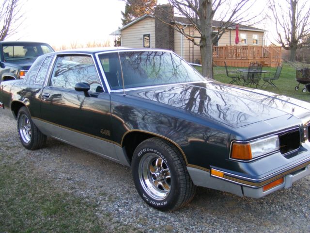 1987 Blue Oldsmobile 442 Coupe