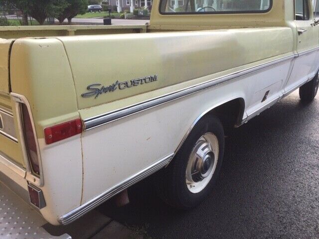 1970 Yellow/ White Ford F-250 Standard Cab Pickup
