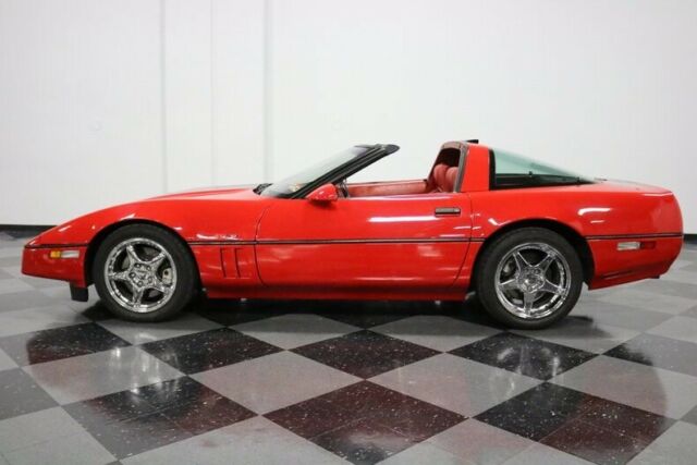 1990 Red Chevrolet Corvette Coupe
