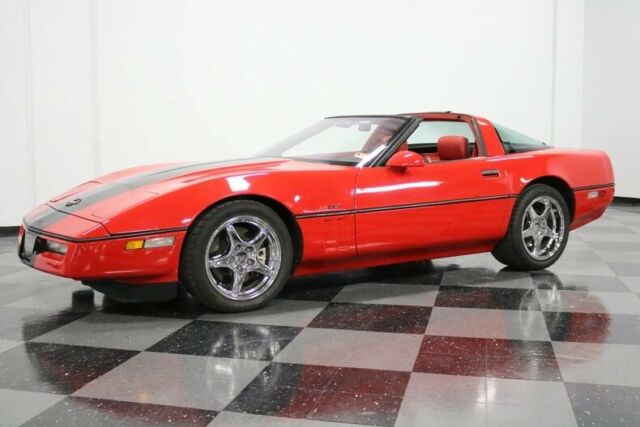1990 Red Chevrolet Corvette Coupe