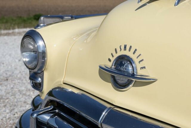1952 CREAM Oldsmobile Ninety-Eight Convertible