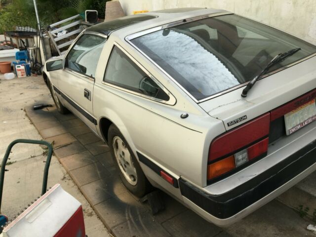 1984 Silver Nissan 300ZX Hatchback