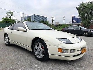 1993 White Nissan 300ZX Coupe