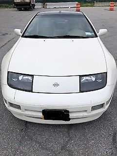 1993 White Nissan 300ZX Coupe