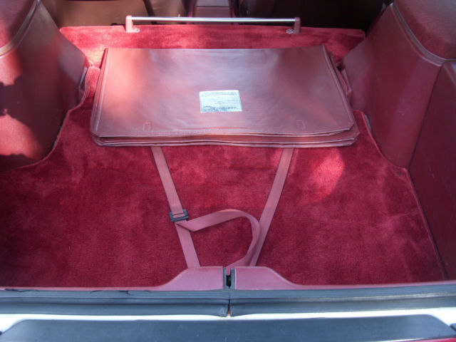 1986 White Nissan 300ZX 2 door coupe