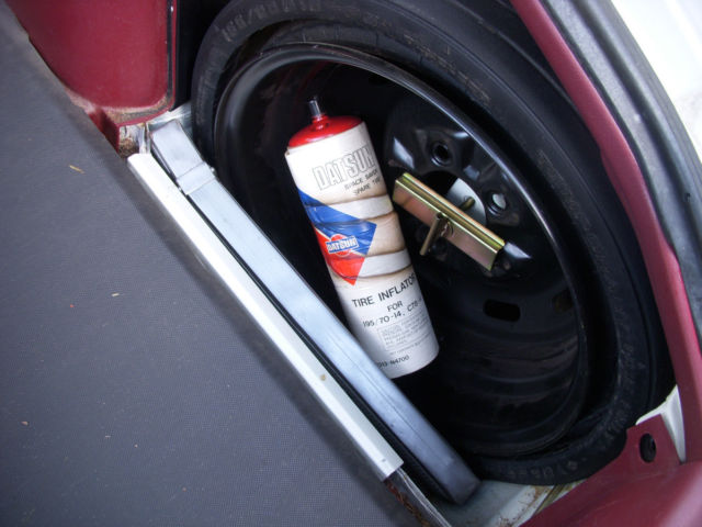 1986 White Nissan 300ZX 2 door coupe