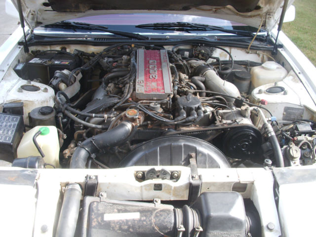 1986 White Nissan 300ZX 2 door coupe