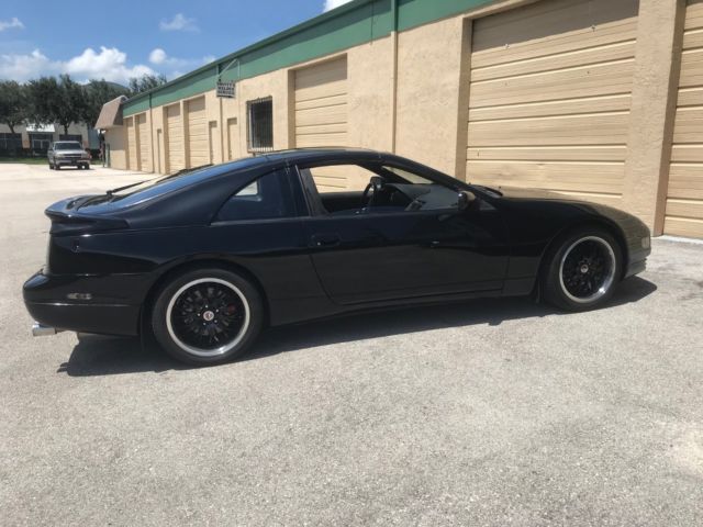 1990 Black Nissan 300ZX Coupe
