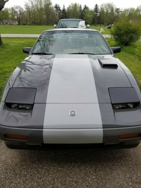 1989 Lead foot gray body/ avalanche gray strip Nissan 300ZX Coupe